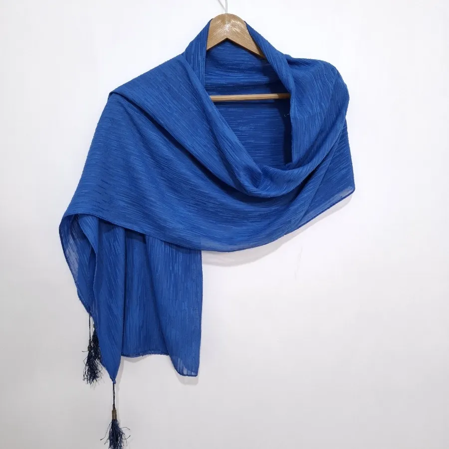 شال منگوله دار