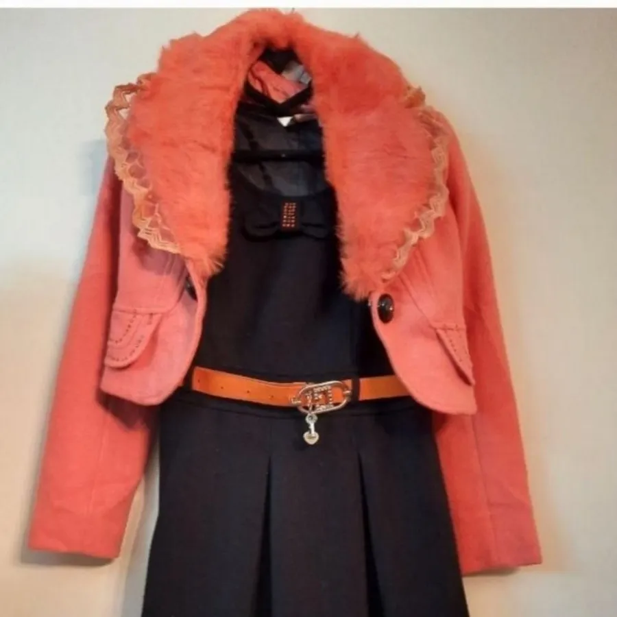 سارافون و کت پشمی خارجی