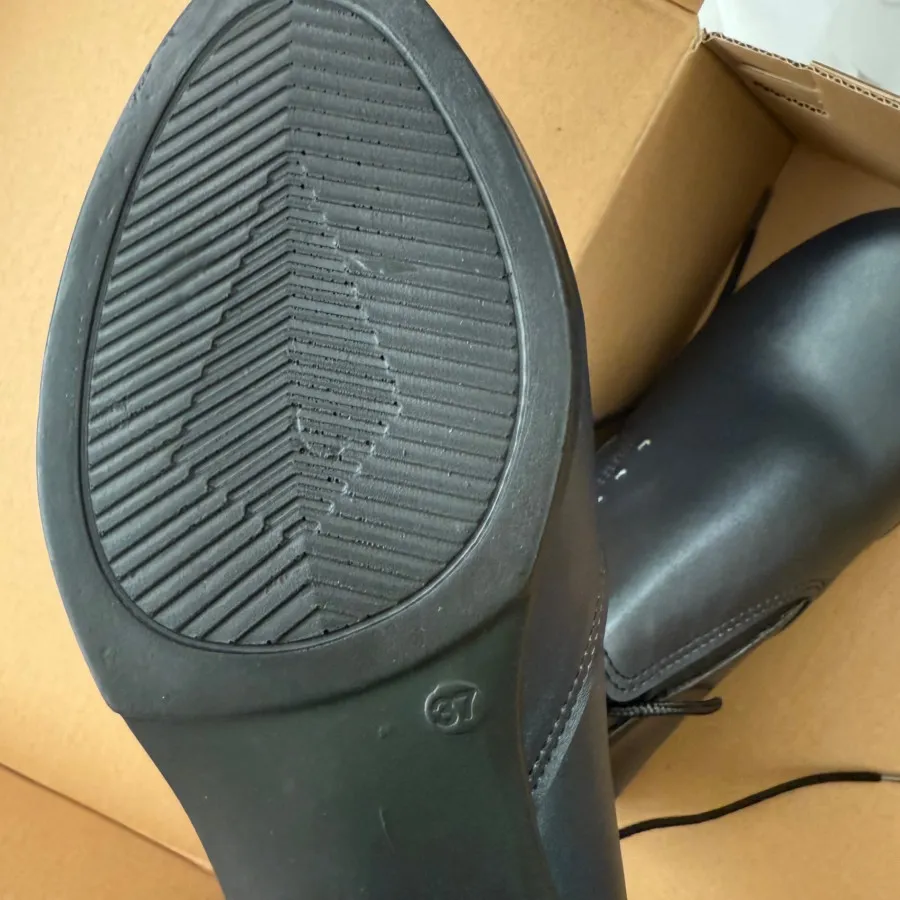 کفش نیم ساق