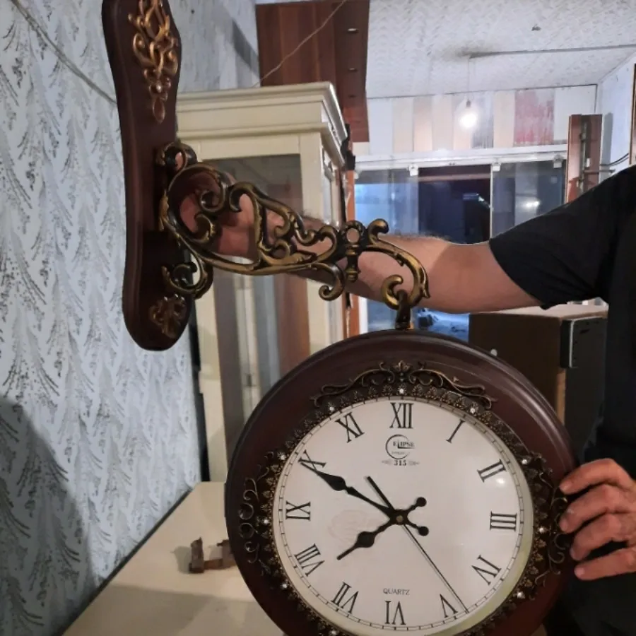 ساعت دیواری