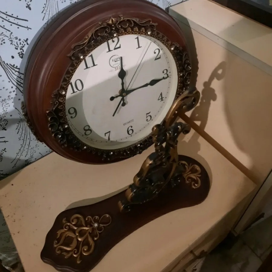 ساعت دیواری