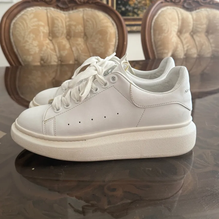 کفش الکساندر مککویین