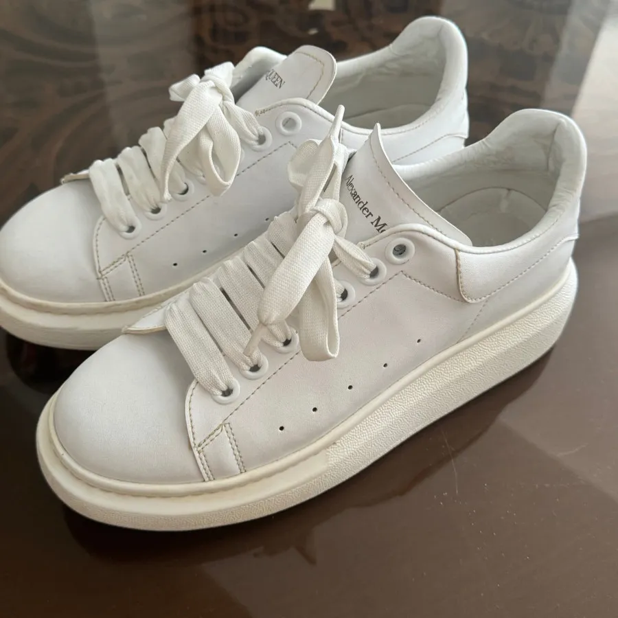 کفش الکساندر مککویین