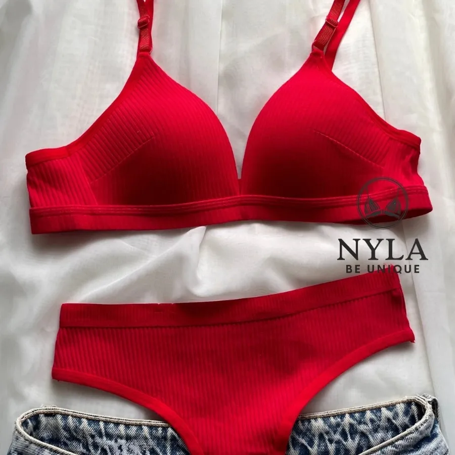 ست لباس زیر آناستازیا