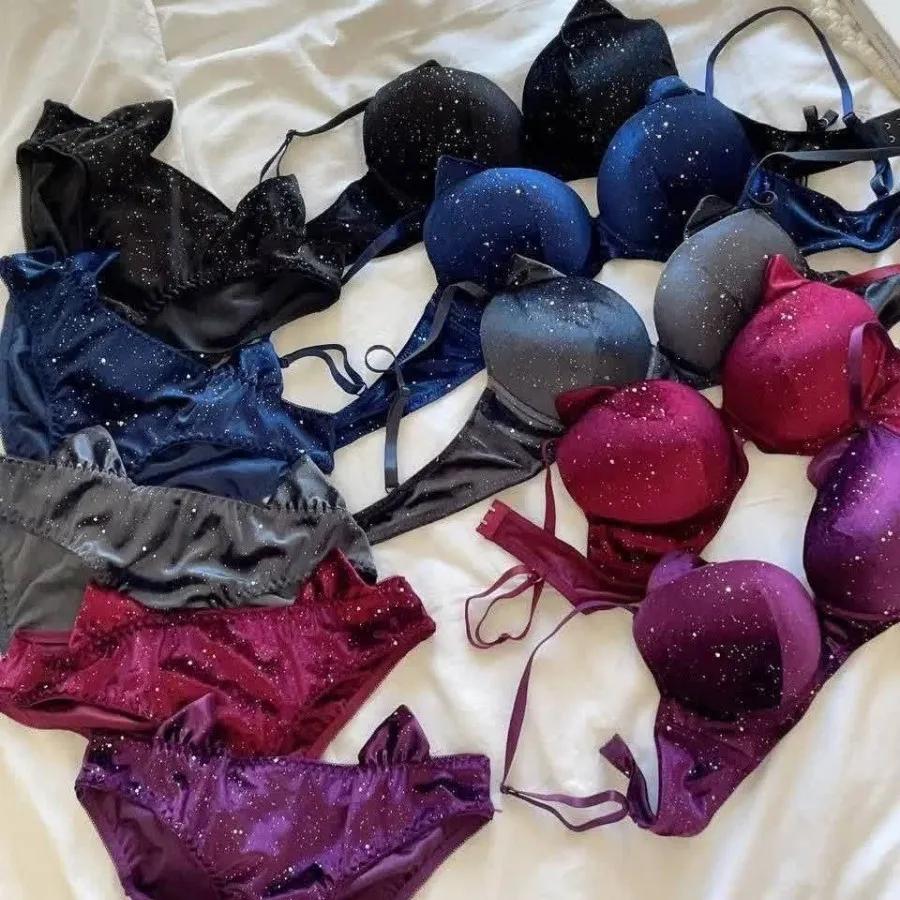 ست لباس زیر مخمل