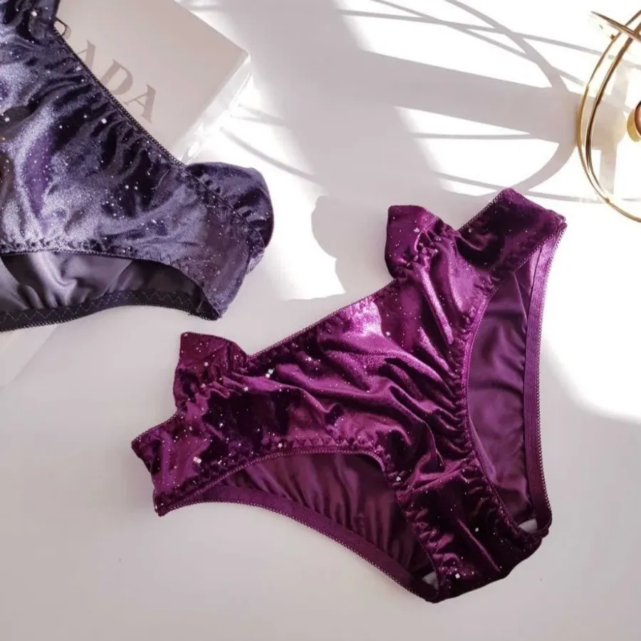 ست لباس زیر مخمل