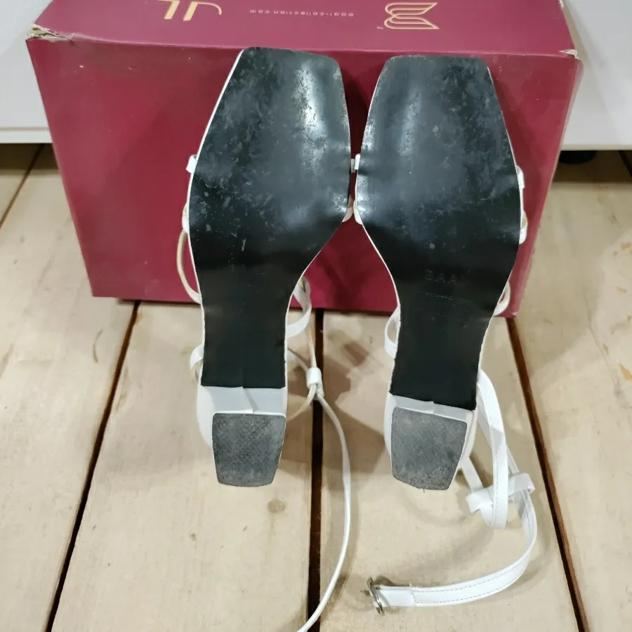 صندل برند بال