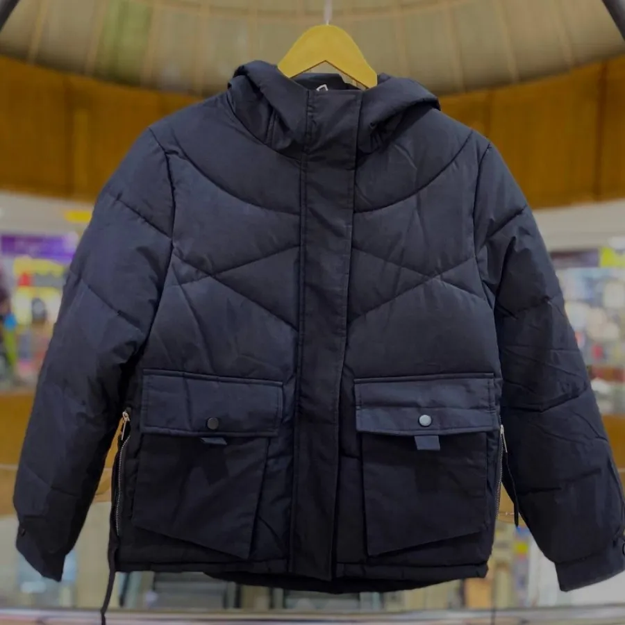 کاپشن داخل استر کلاهدار