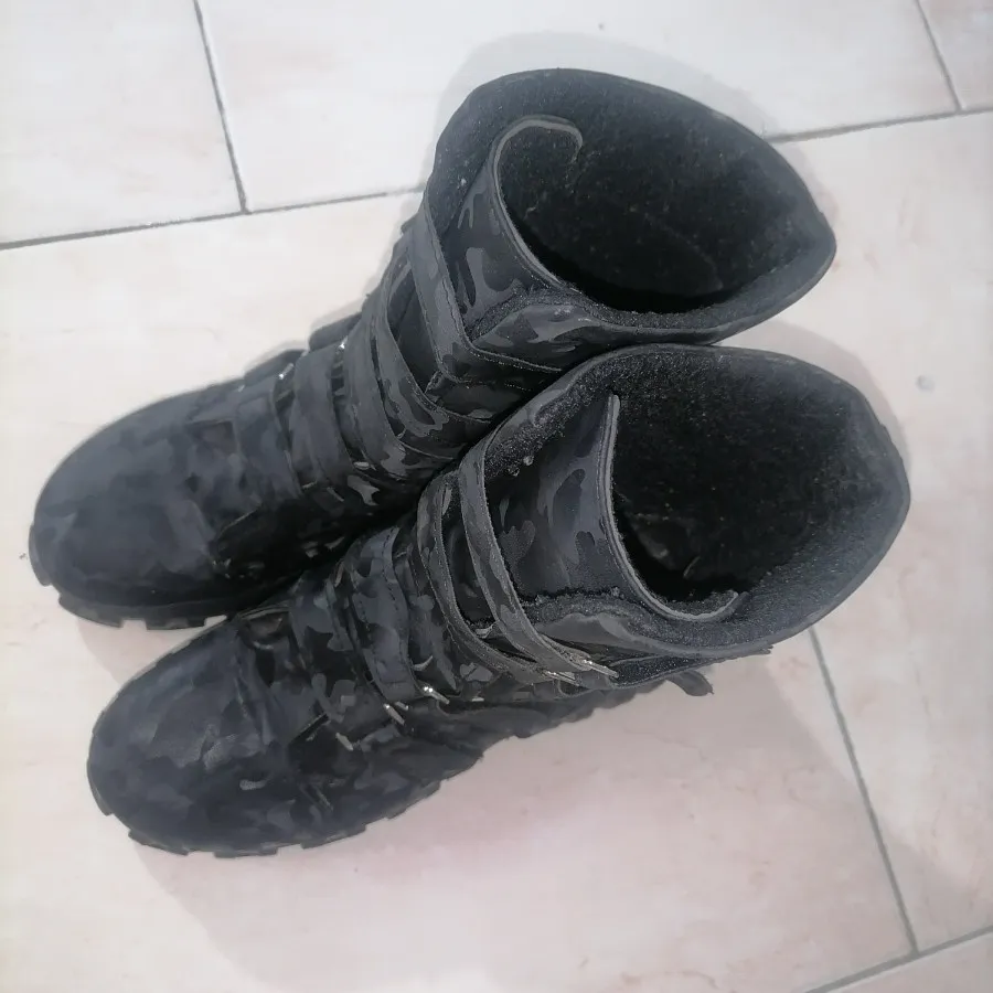 بوت بلند تا ساق پا