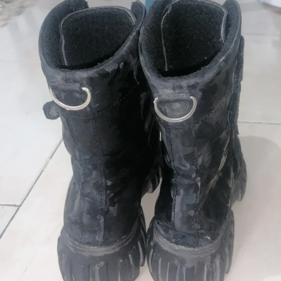 بوت بلند تا ساق پا