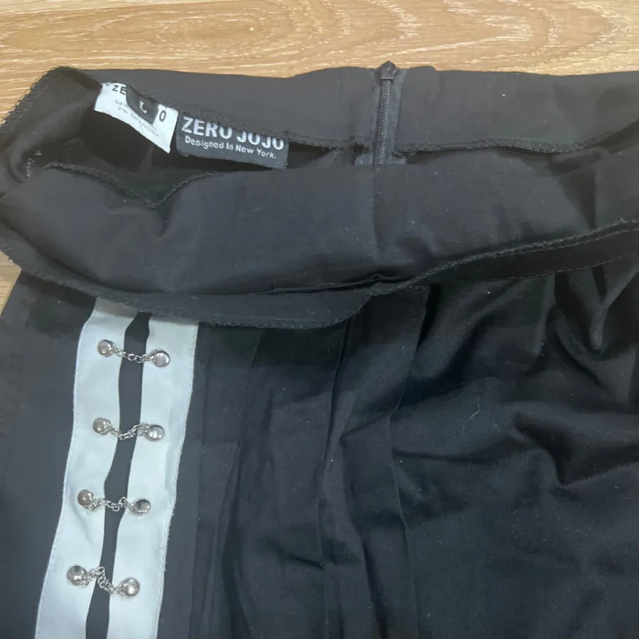 دامن کوتاه زیرو جوجو