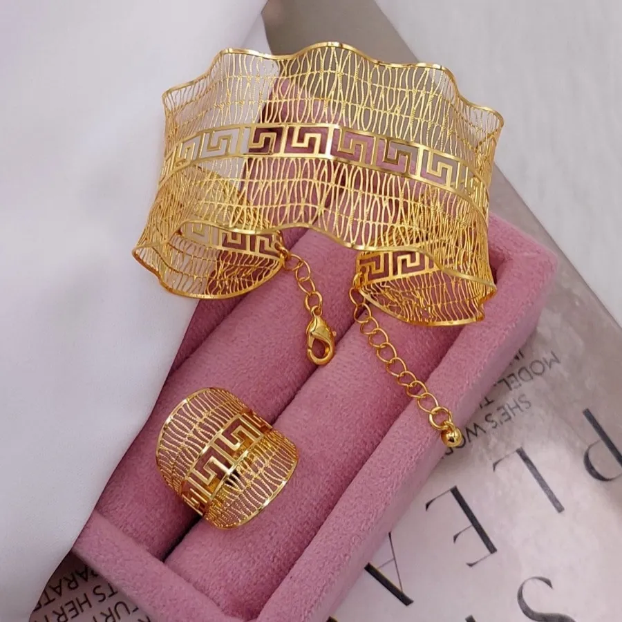 ست دستبند و انگشتر