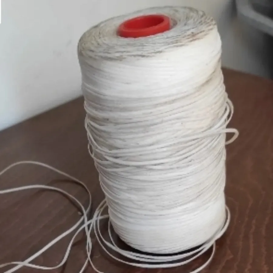 دوک‌ نخ  موم خورده