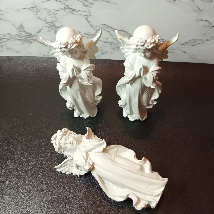 مجسمه فرشته بالدار سنگی