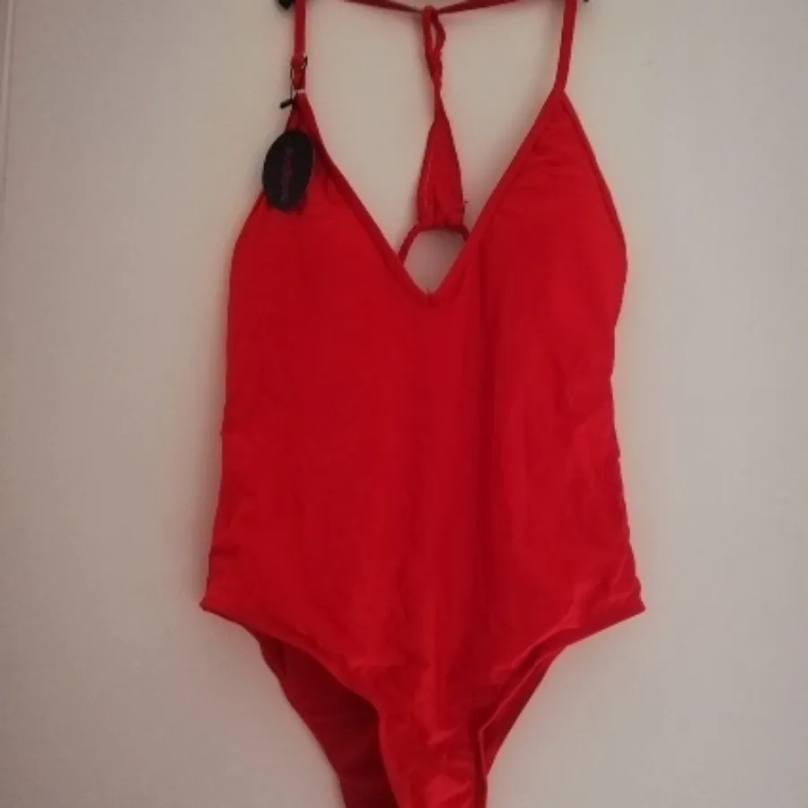 مایو یکسره زنانه قرمز