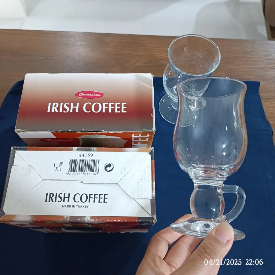 لیوان قهوه خورپایه دارترک