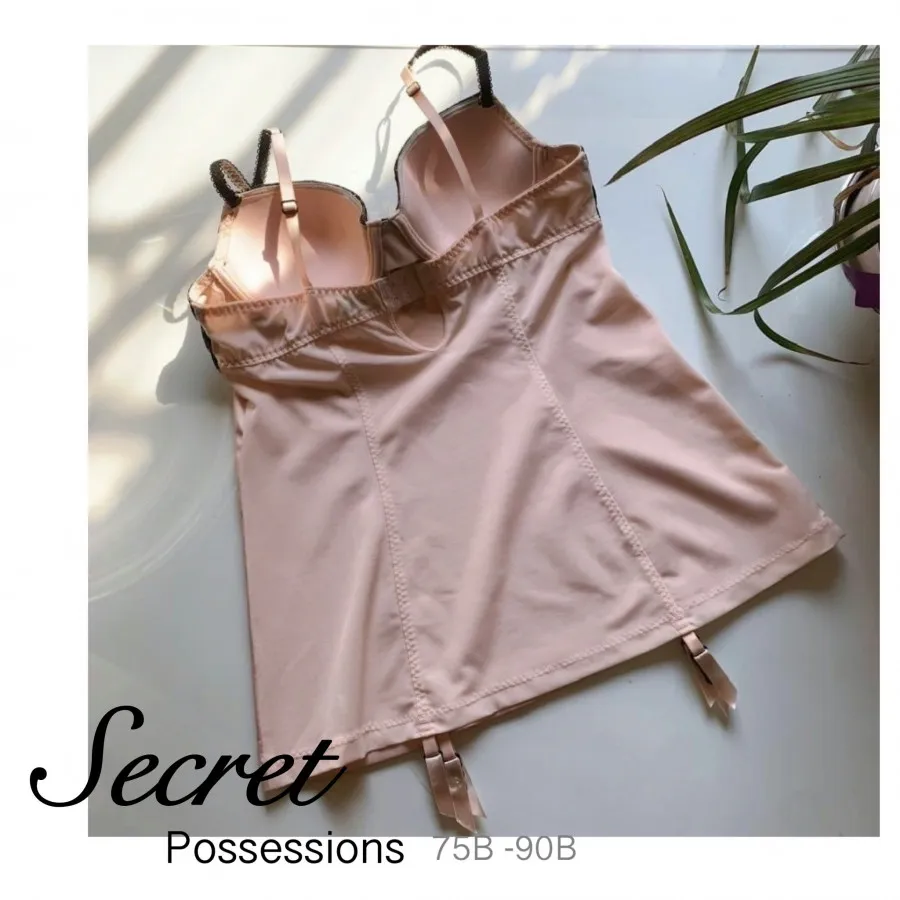 کرست یا لباس خواب