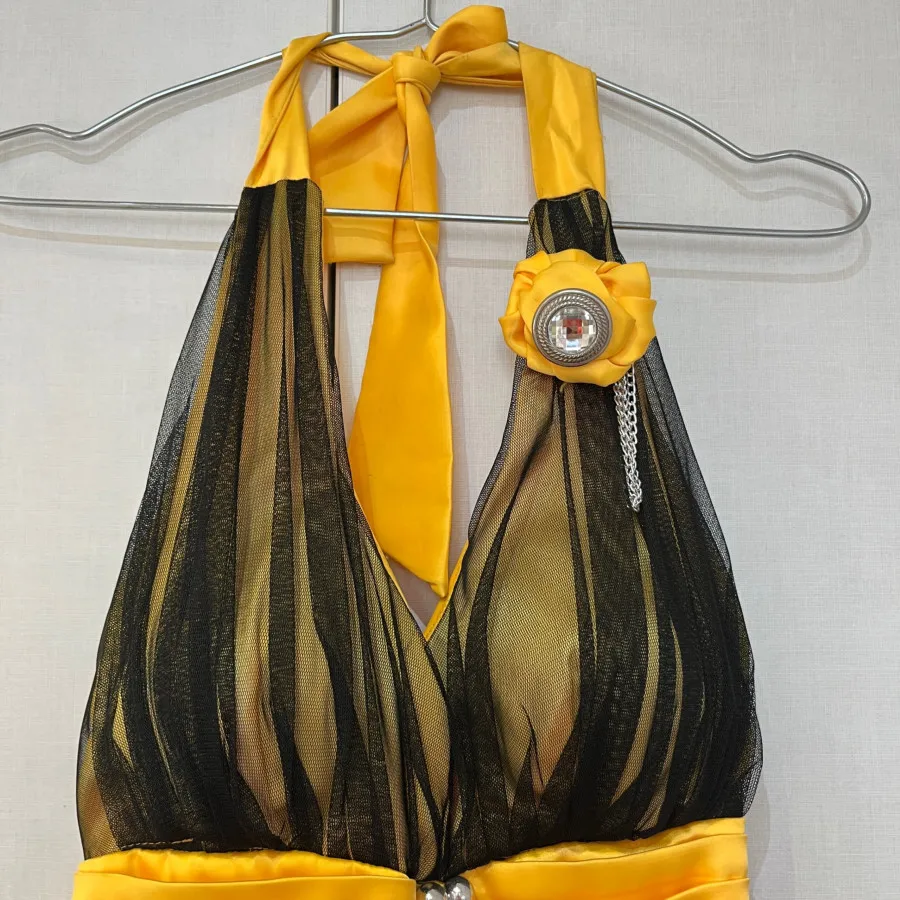 تاپ مجلسی زرد