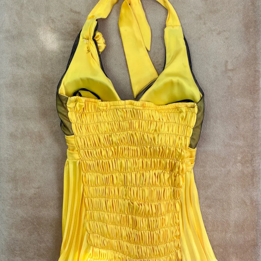 تاپ مجلسی زرد