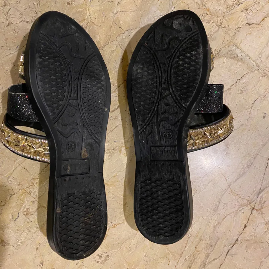 صندل مشکی طلایی