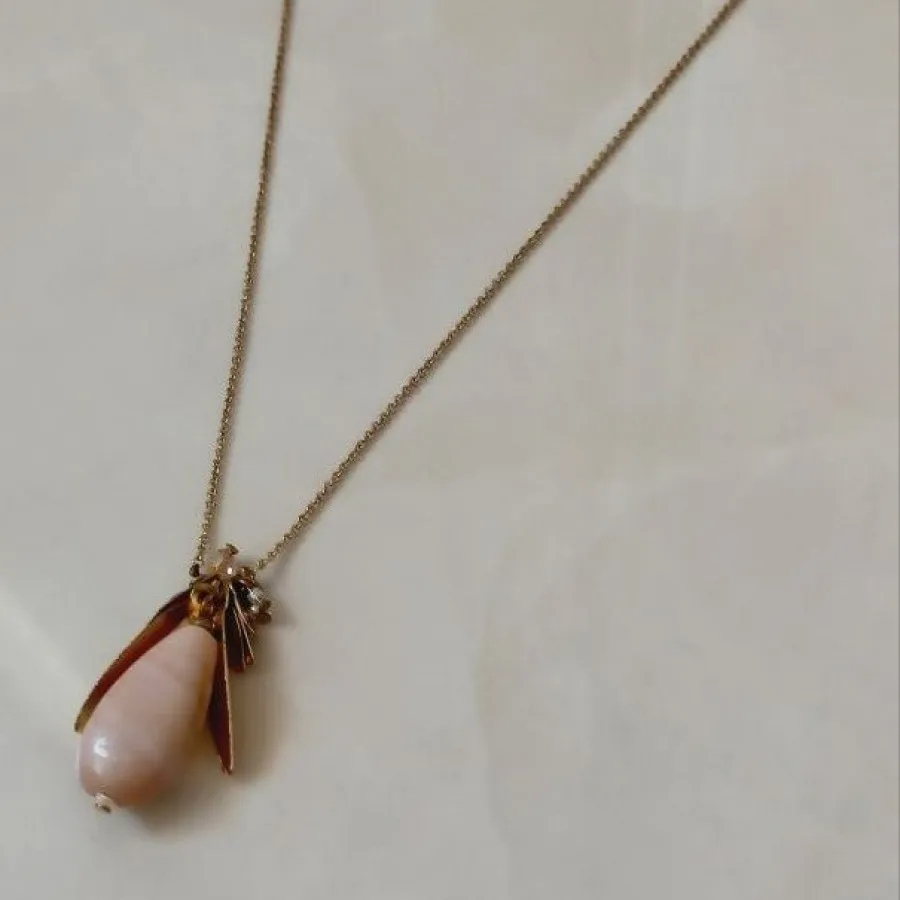 گردنبند رو مانتویی