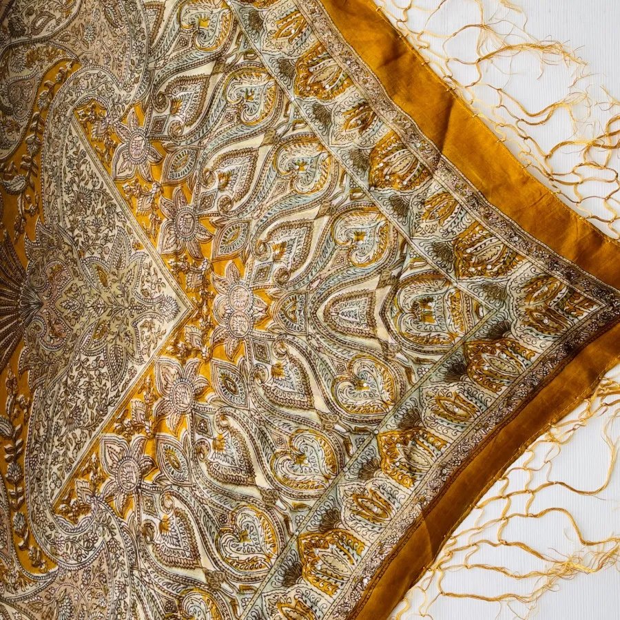 روسری ابریشمی