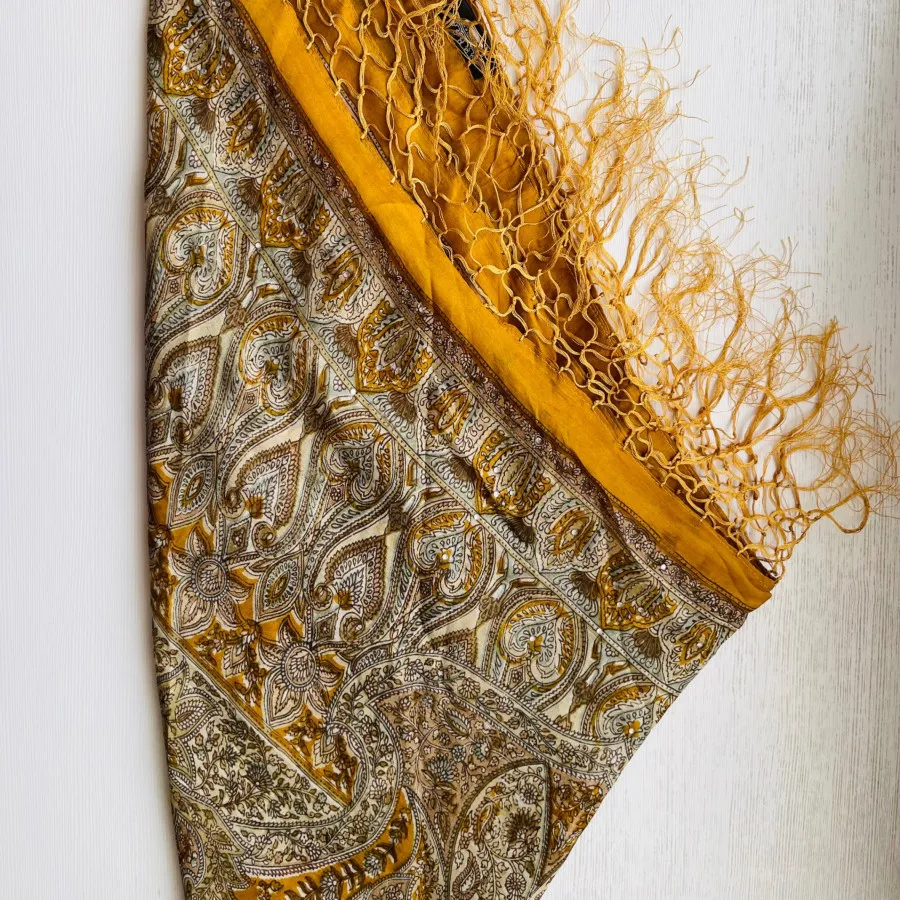 روسری ابریشمی