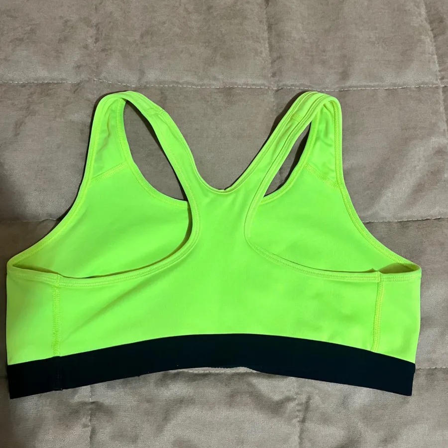 نیمتنه ورزشی