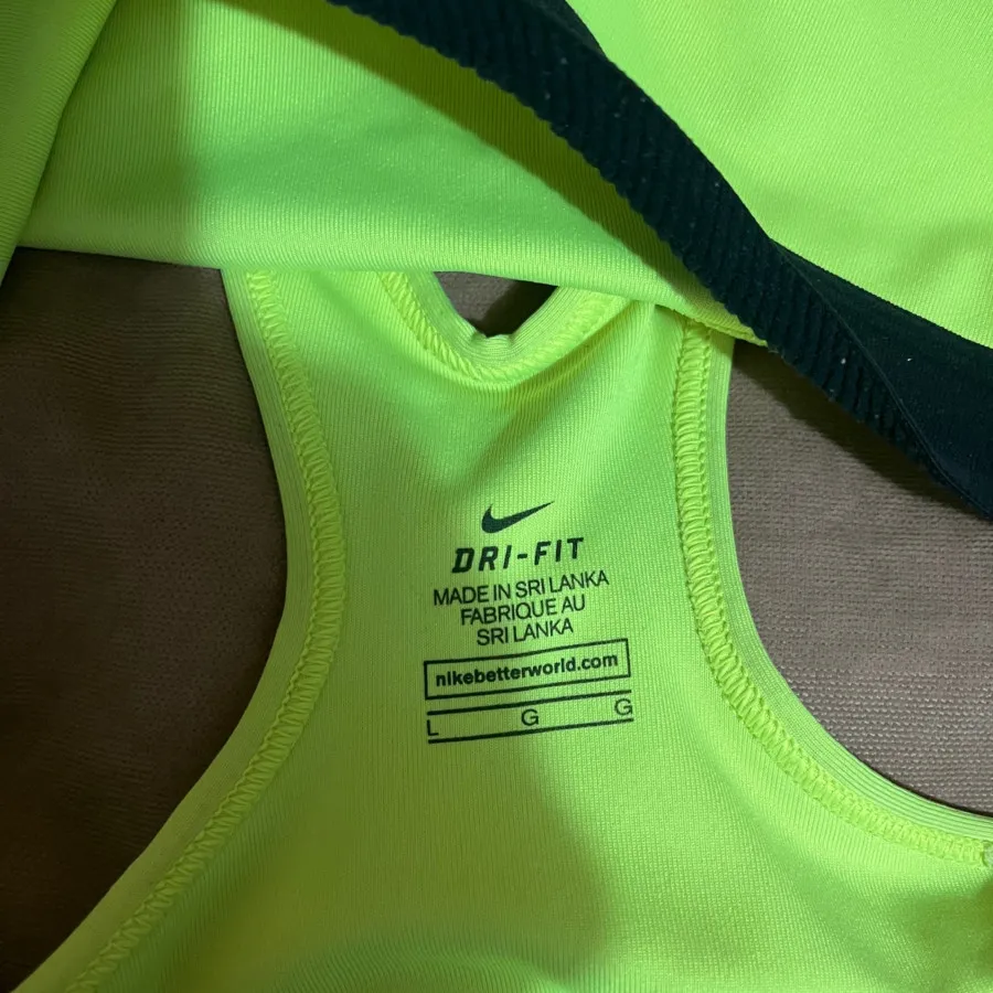 نیمتنه ورزشی