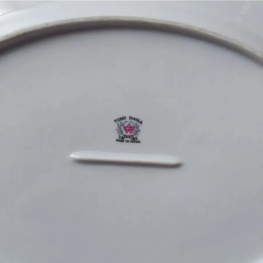 دیس گل سرخی و چاقو