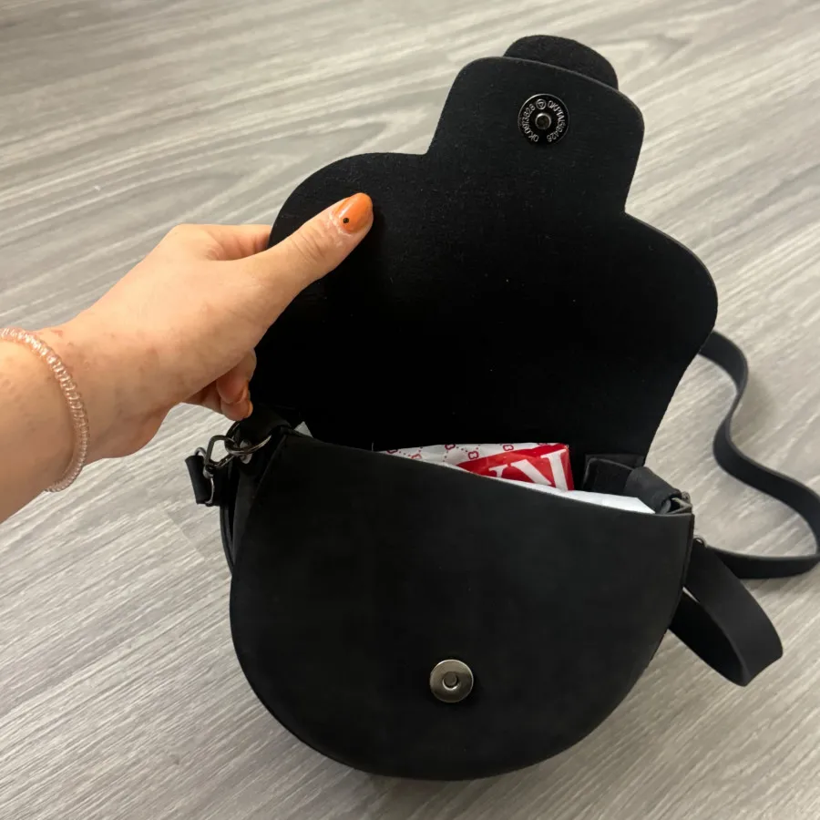 کیف دوشی مشکی جیر