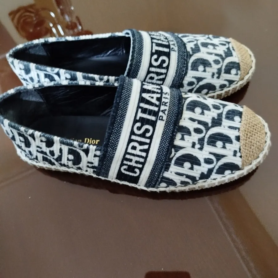 کفش کالج دیور