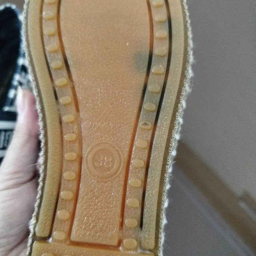 کفش کالج دیور