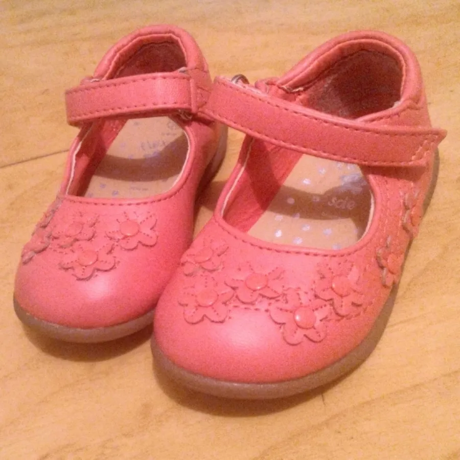 کفش دخترانه نوزادی