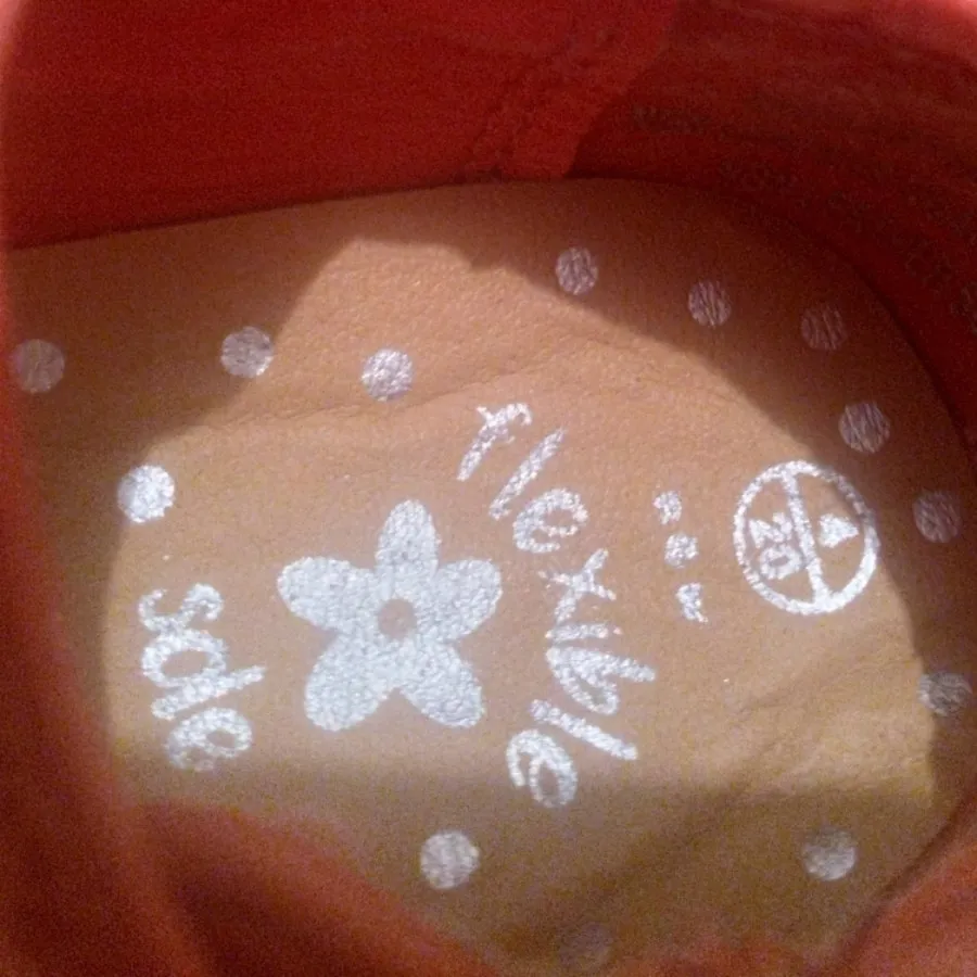 کفش دخترانه نوزادی