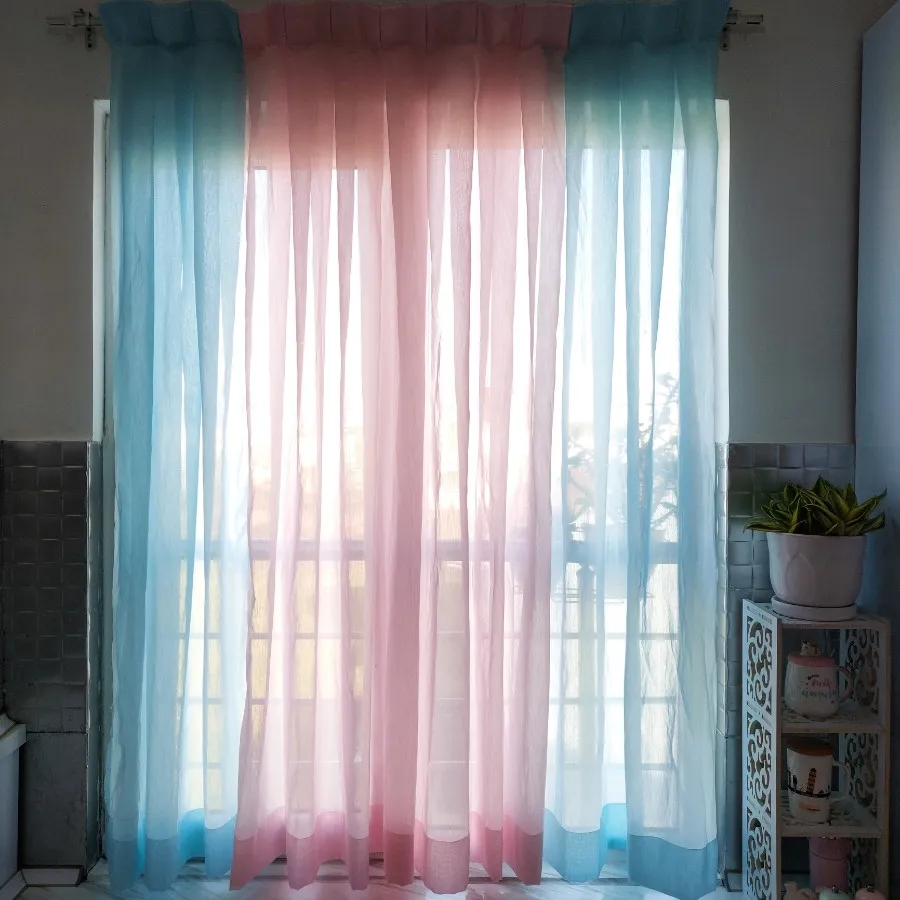 پرده حریر آبی صورتی