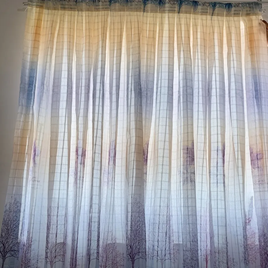 پرده حریر آبی و کرم