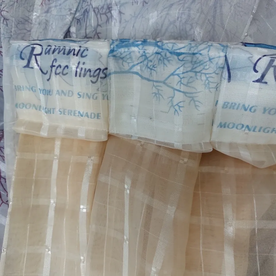 پرده حریر آبی و کرم