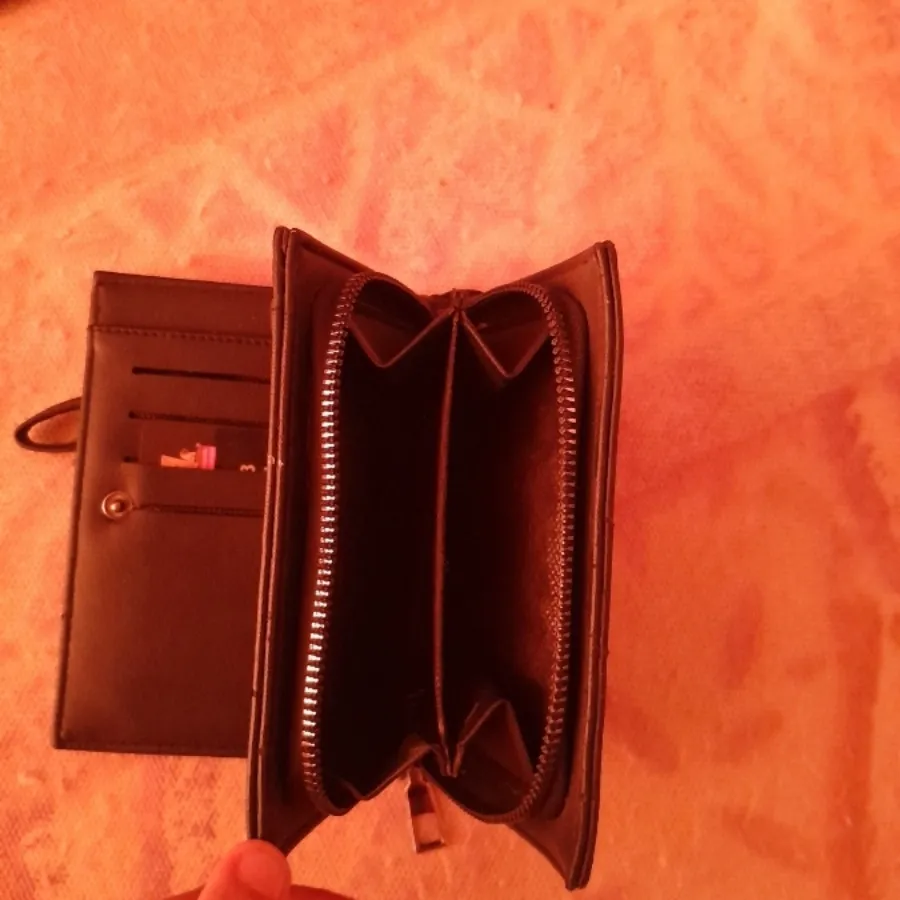 کیف پول مشکی