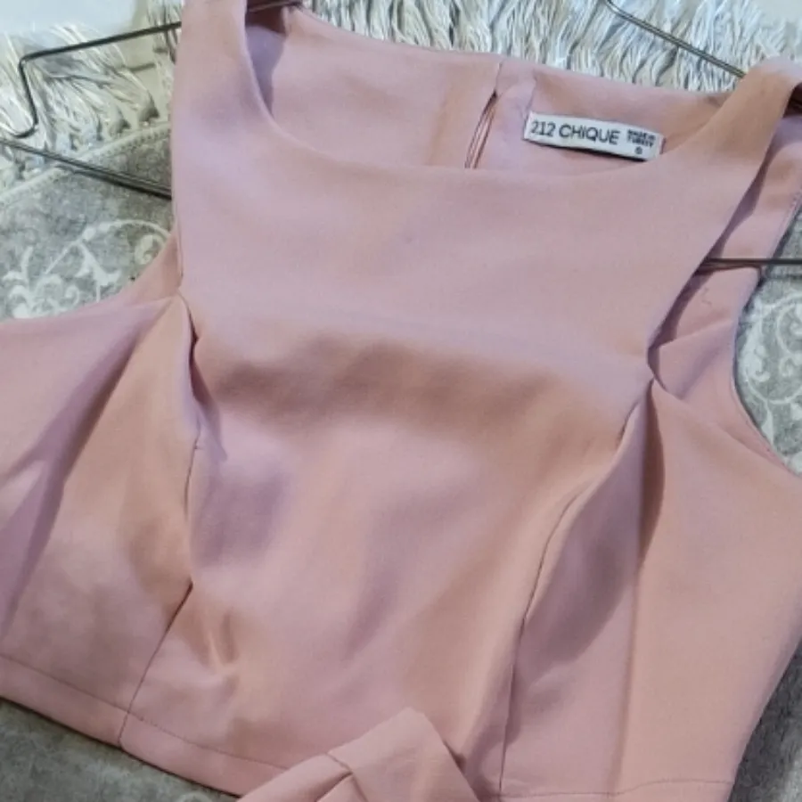 نیم تنه و دامن