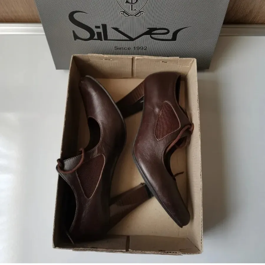 کفش چرم مجلسی jordrn