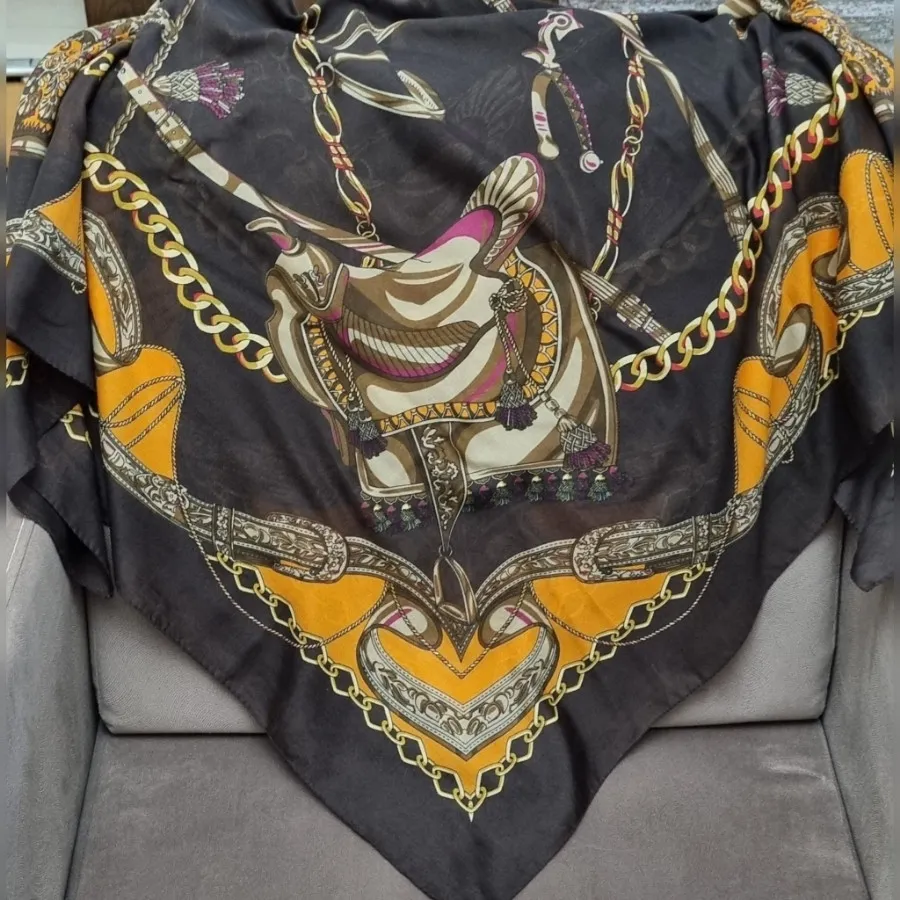 روسری نخی طرحدار