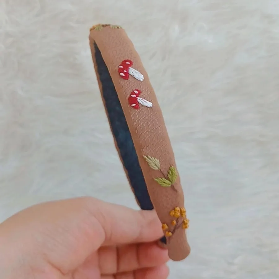 تل پاییزی گلدوزی