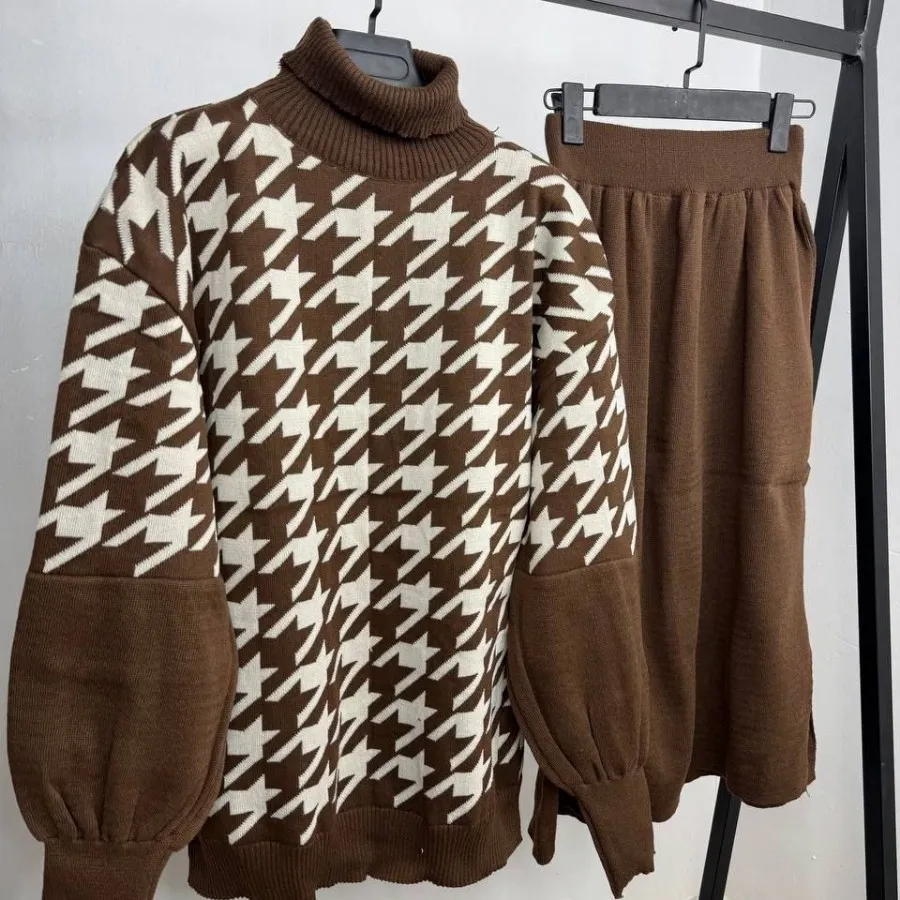 بلوز و دامن