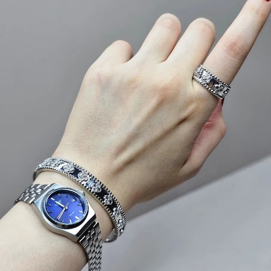 ساعت و دستبند امگا