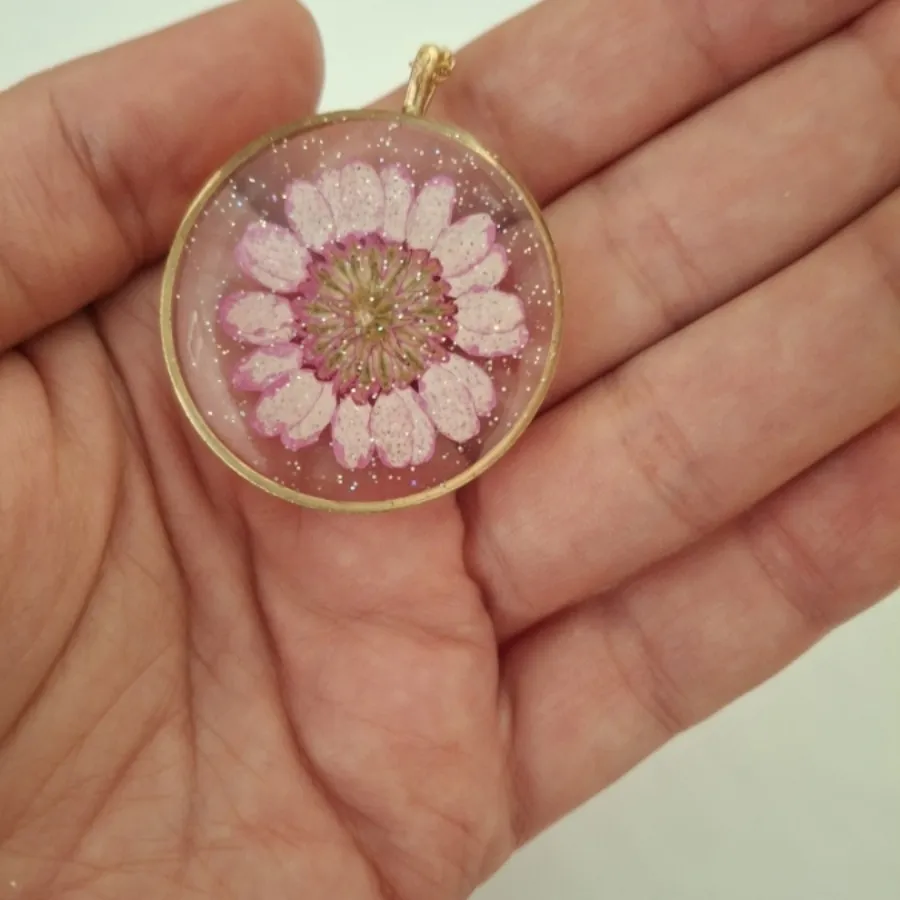 گردنبند بابونه طبیعی رزین