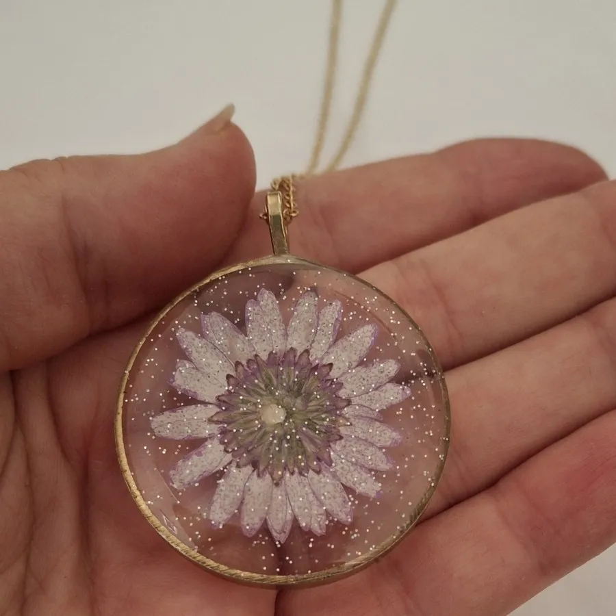 گردنبند بابونه طبیعی رزین