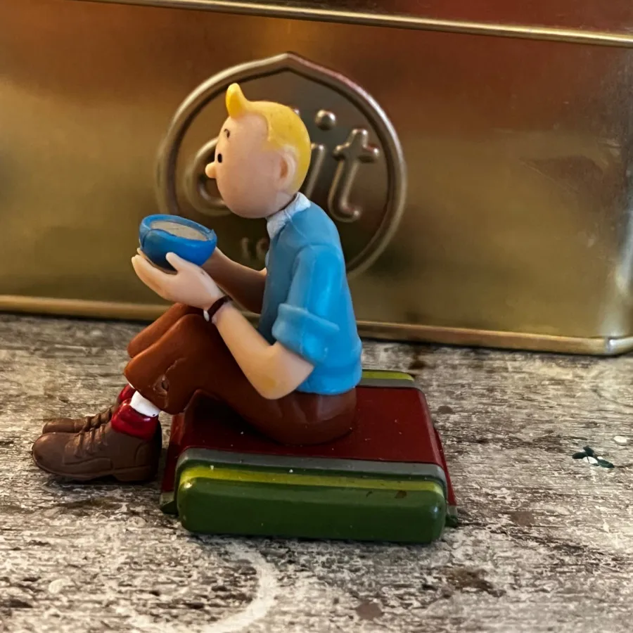 مجسمه کوچک تن تن