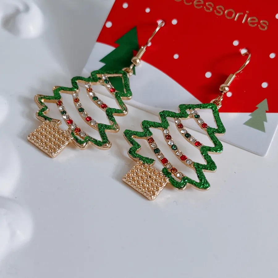 گوشواره کاج‌