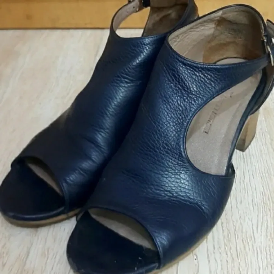 کفش نوین چرم